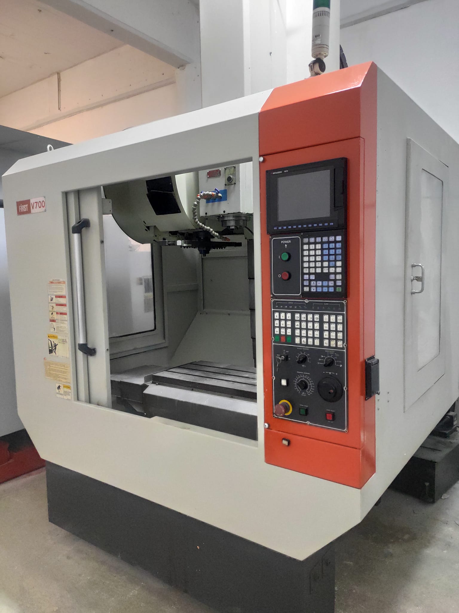 FİRST V700 İŞLEME MERKEZİ ( SATILDI)